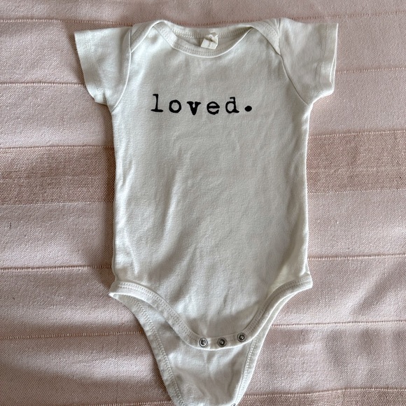 Tenth and Pine organic cotton onesie - Picture 1 of 4
